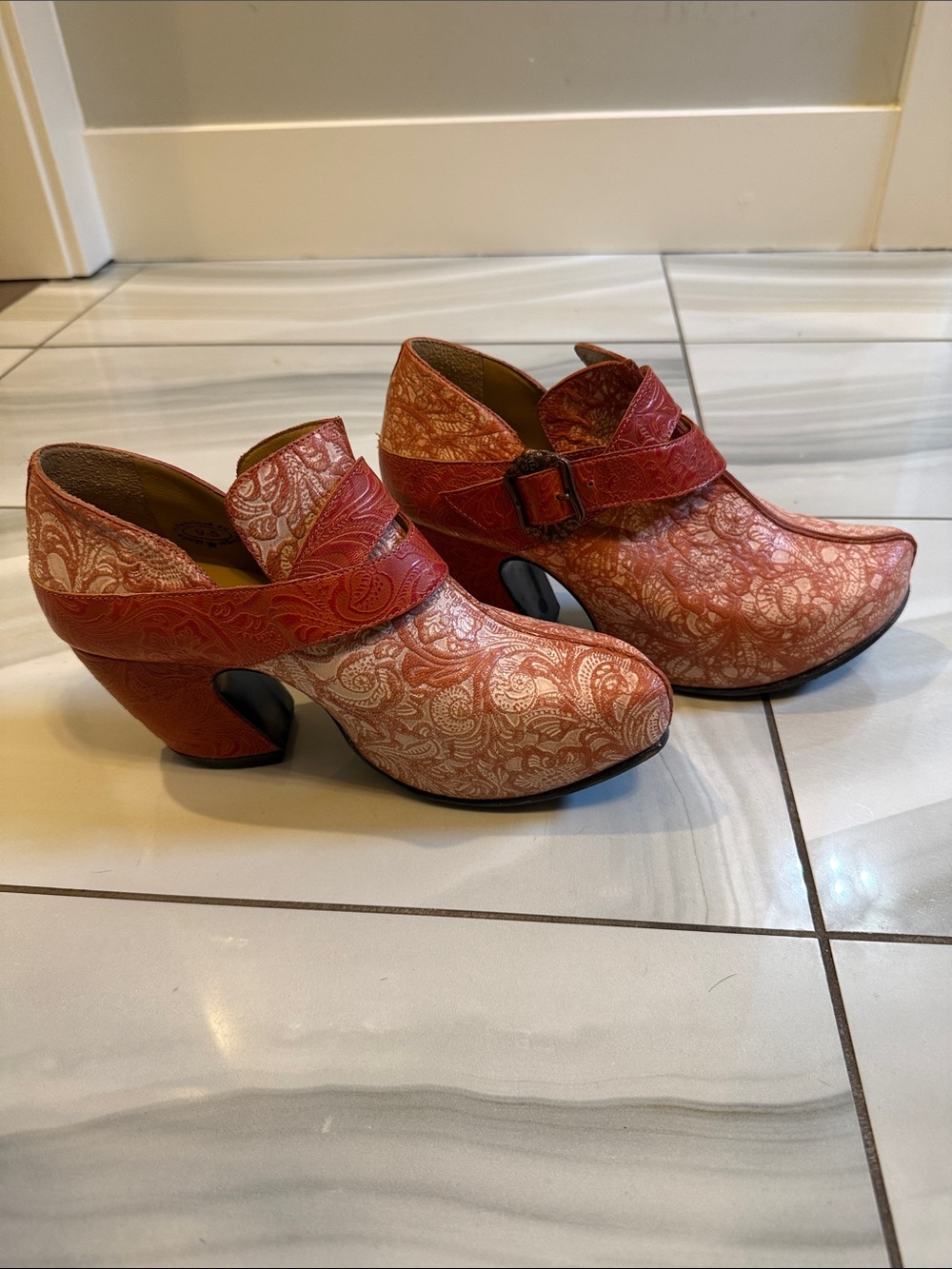 John Fluevog VISOR clogs with Buckle Strap - 9.5